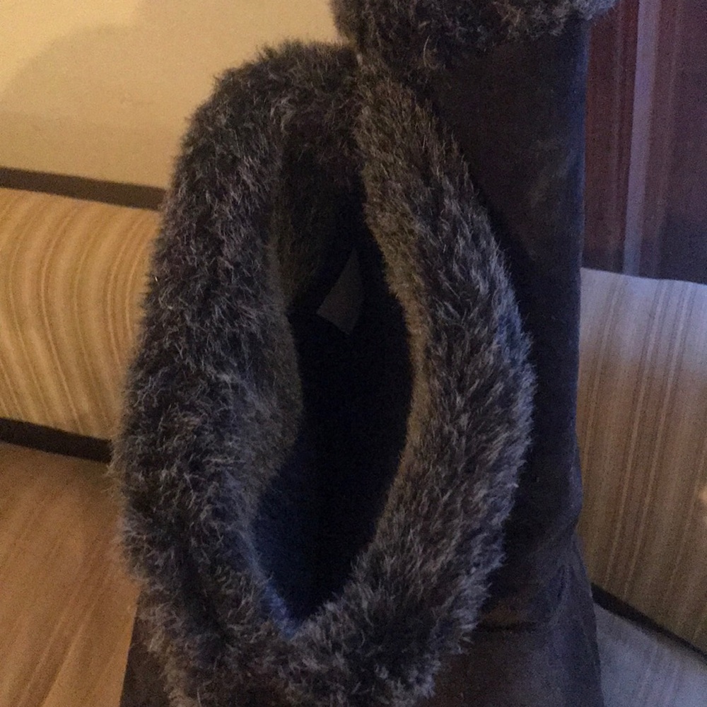 Boots - Picture 5 of 7